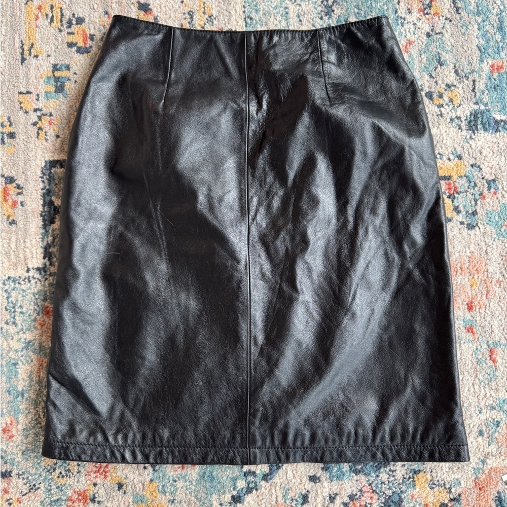 Maxima Wilson’s 100% Black Leather Mini Skirt
Size 4